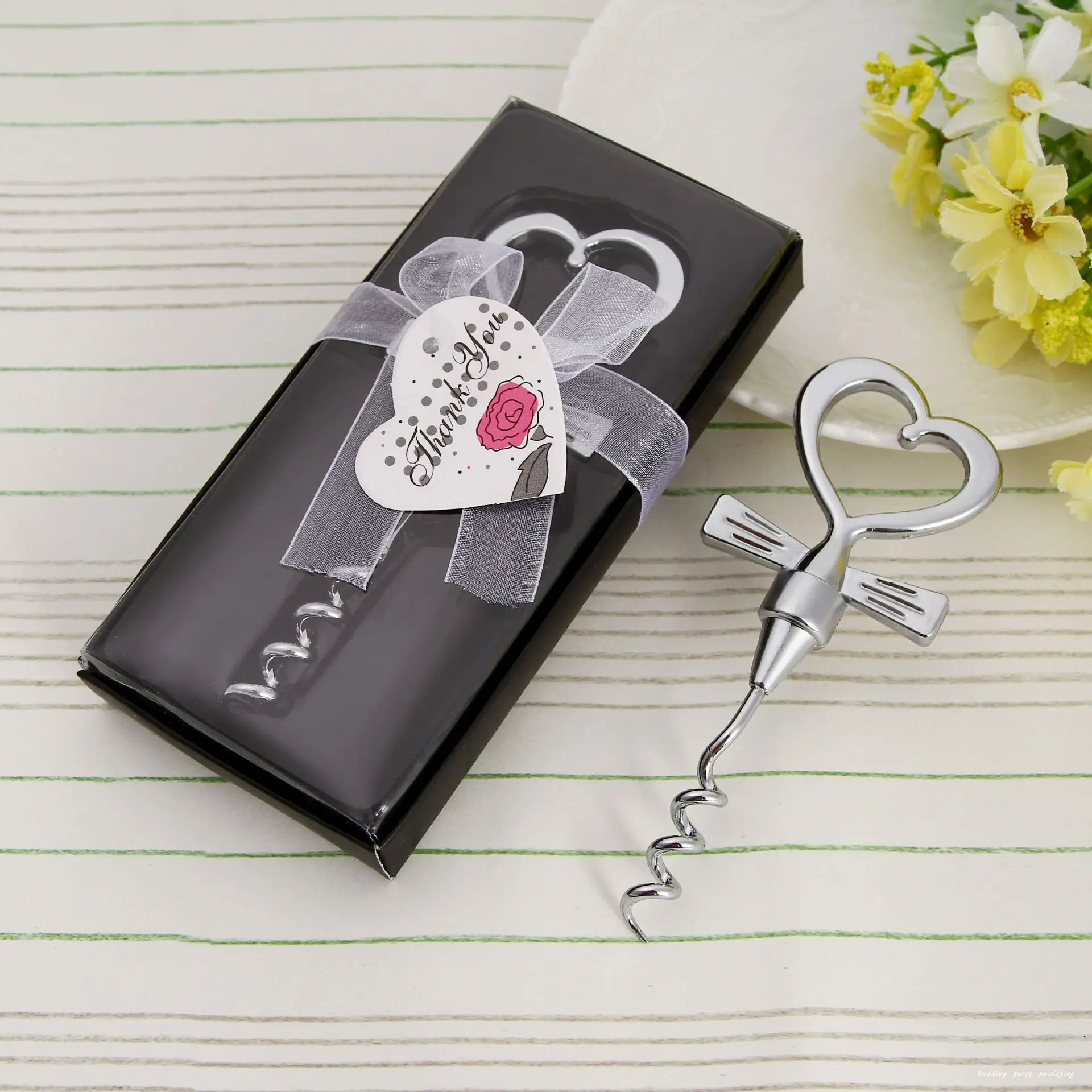 

Creative European and American wedding gifts, prizes, wine corks, corks, bottle openers, supply new gifts