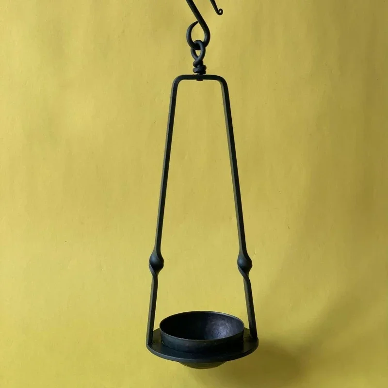 Handmade wrought iron candle holder retro iron wrist candle hanging table home decoration tea room tabletop ornament