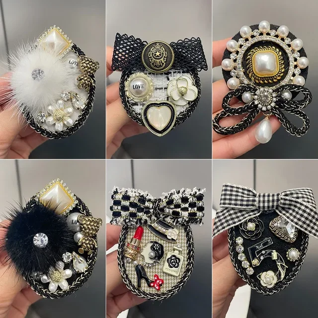 Retro materiałowa muszka w stylu brytyjskim kołnierz szpilki kryształowe broszki z pereł dla kobiet luksusowa biżuteria wesele odznaka akcesoria