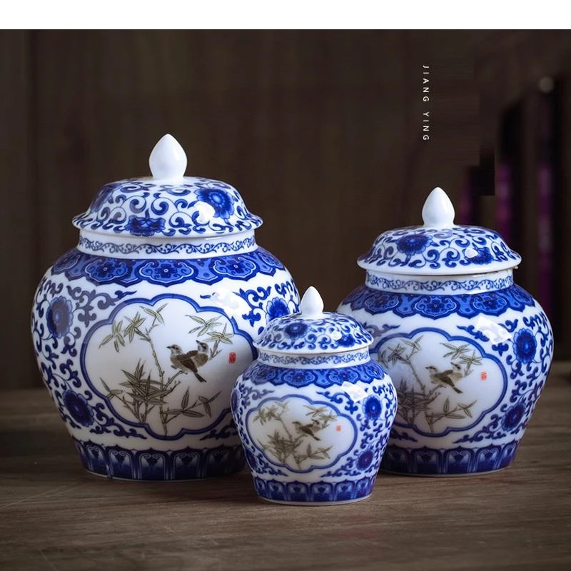 

Ceramic Chinese Blue and White Porcelain Tea Pot Simple Storage with Lid Underglaze General Sealed Can Home Decoration