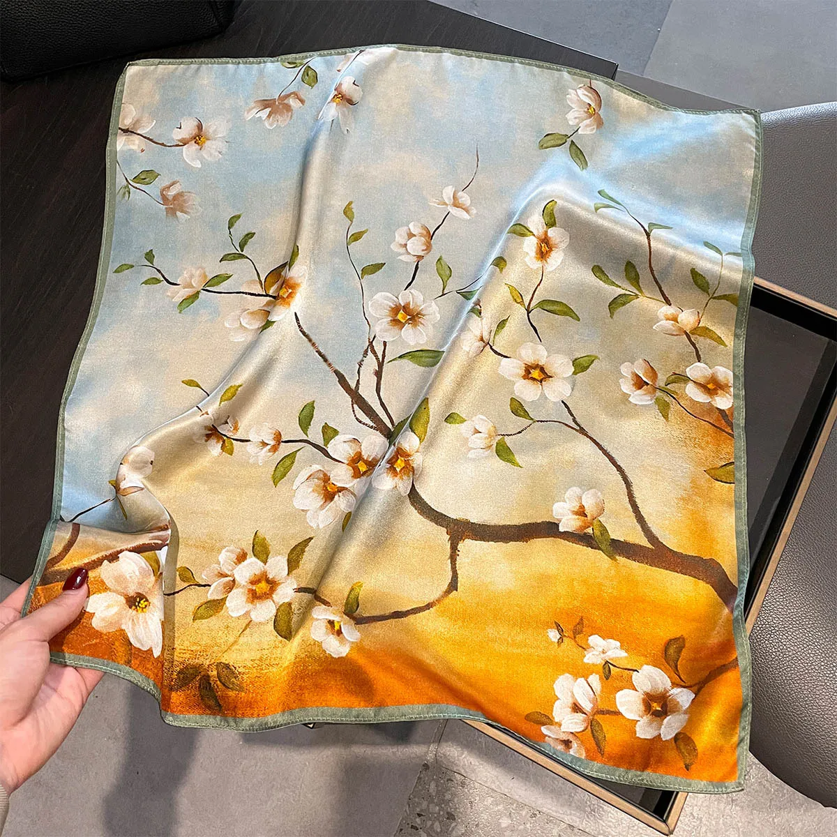 2025 الصيف تنوعا مزاجه الكاجو زهرة الحرير وشاح مربع الرجعية التوت وشاح حريري المرأة الرقبة حماية وشاح للرقبة