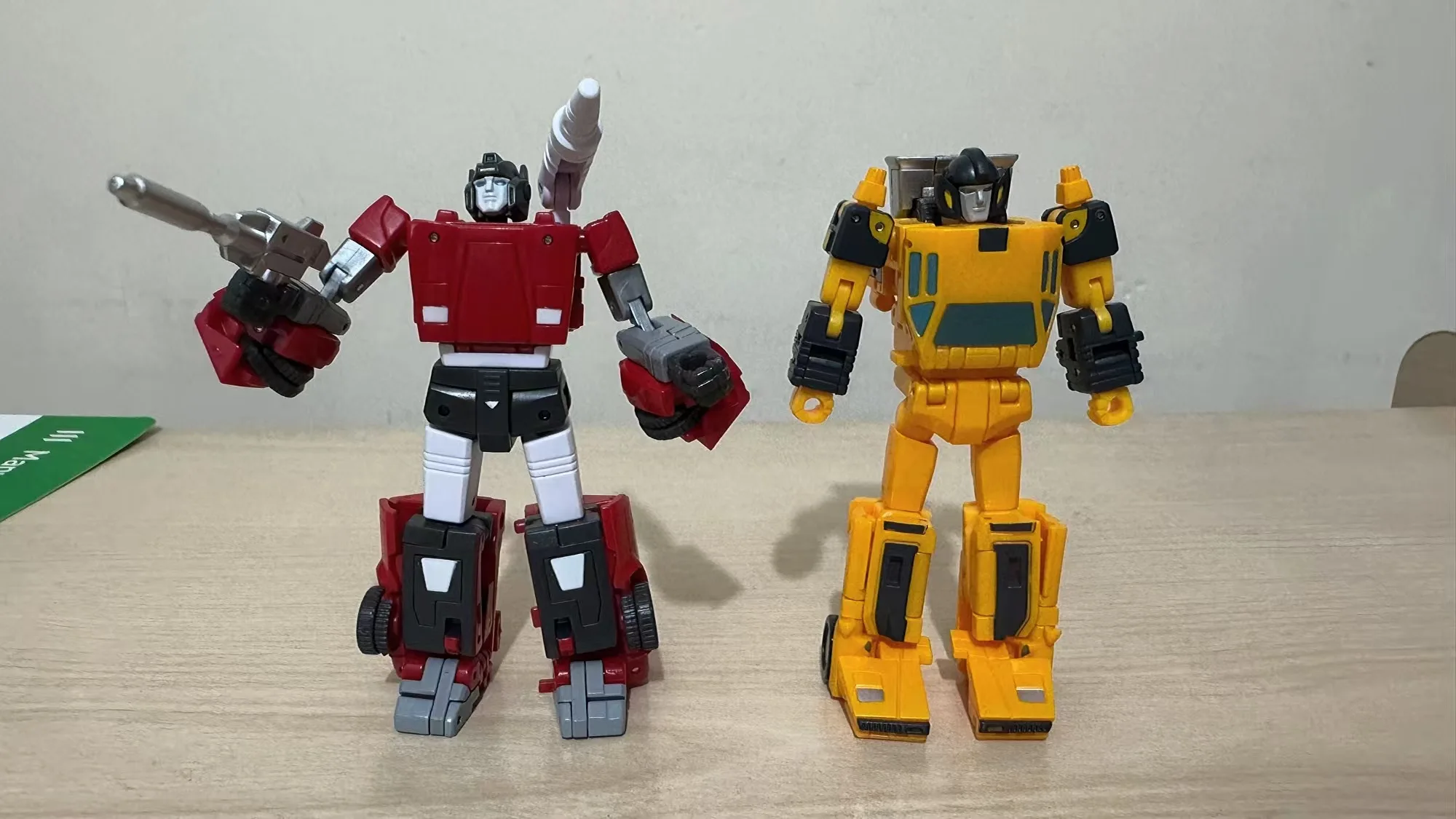 

NA H71 Sideswipe G1 Mecha Action Figure - Transforming Anime Deformation Robot Collectible Model Toy Gift in Stock