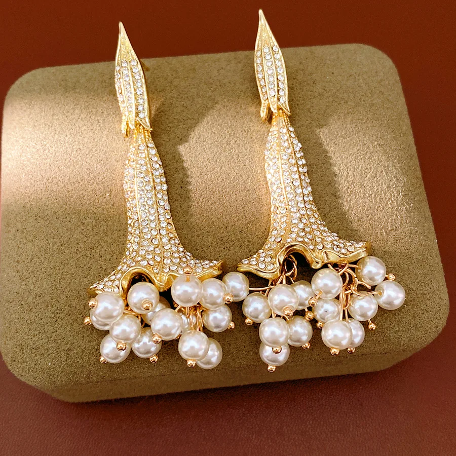 Calla Lily Flower Shape Rhinestones Dangle Earrings Women White Imitation Pearl Long Tassel Drop Earrings Luxury Banquet Jewelry