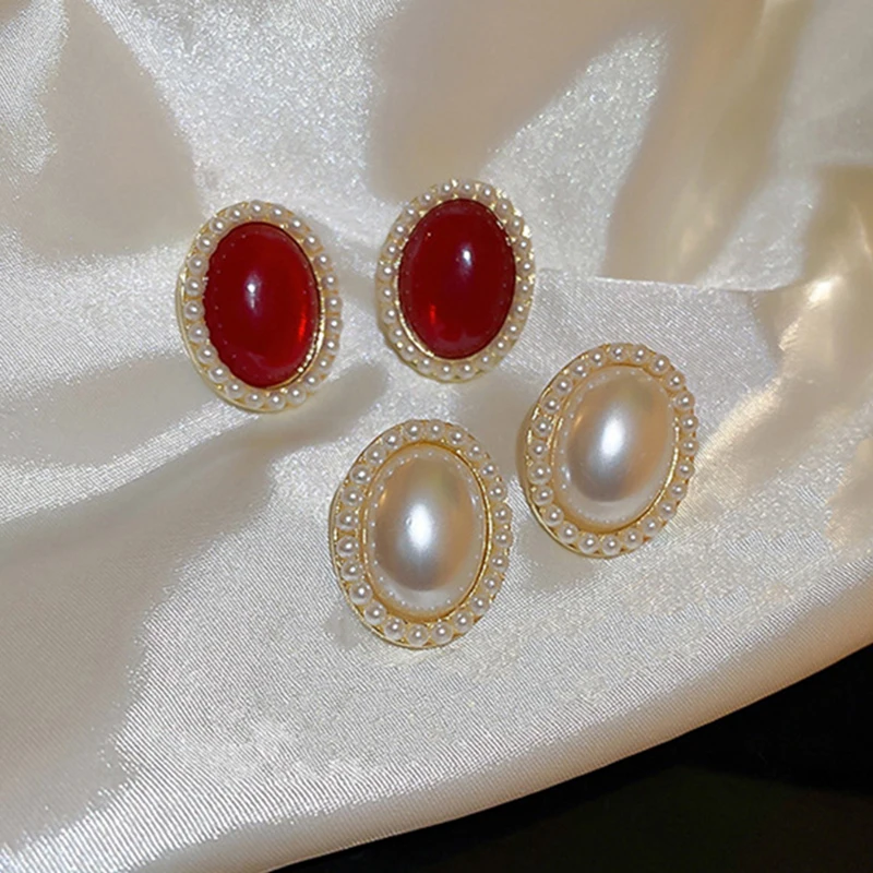 New Fashion Vintage Baroque Big Oval Pearl Stud Earrings for Women Luxury Gold Color Earring Trendy Wedding Party Jewelry