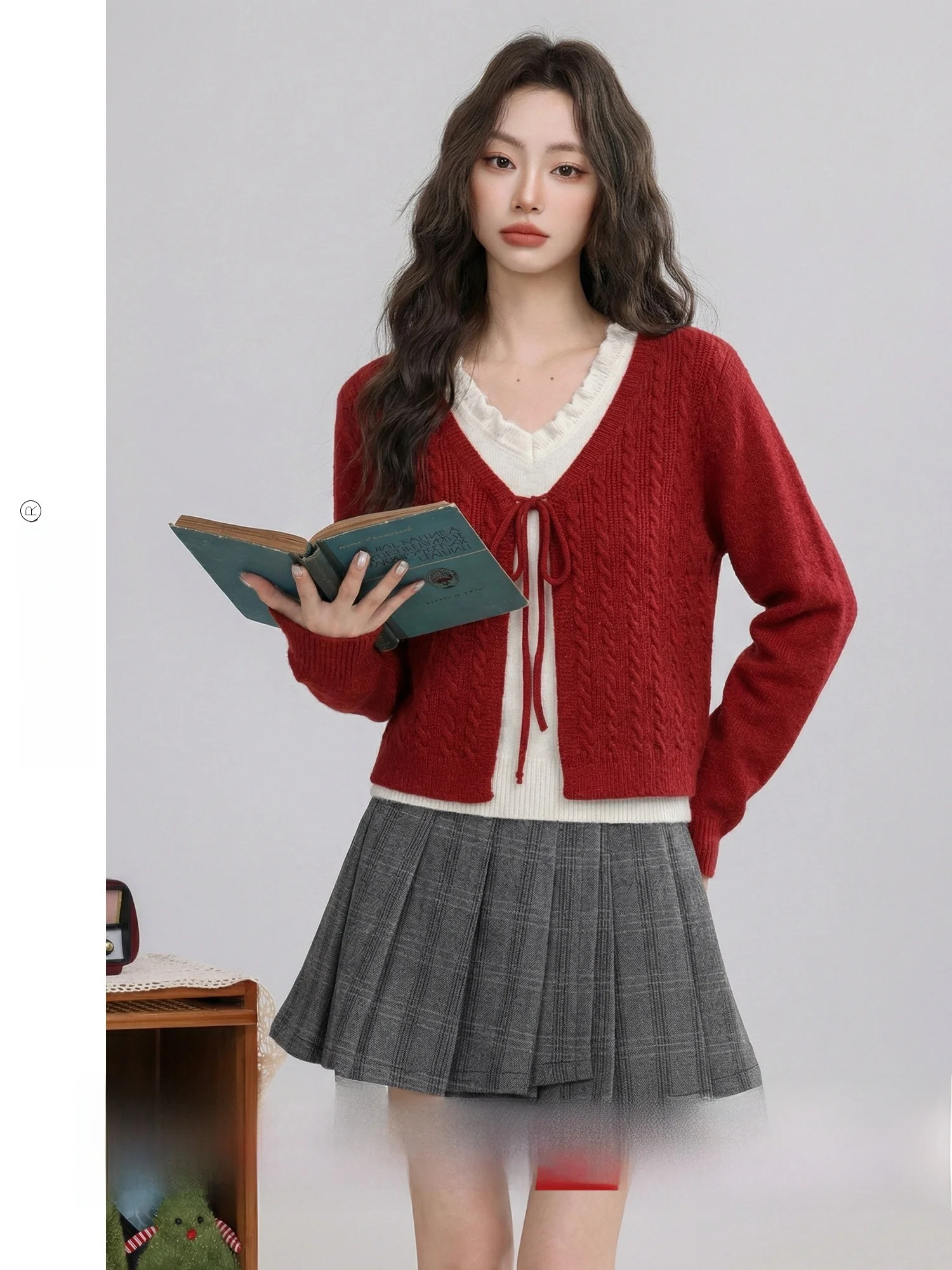 

Bordeaux Red New Year Atmosphere Korean Style Spliced Sweater Women's Spring New Arrival Loose Fit Long Sleeve V-Neck Knitwear