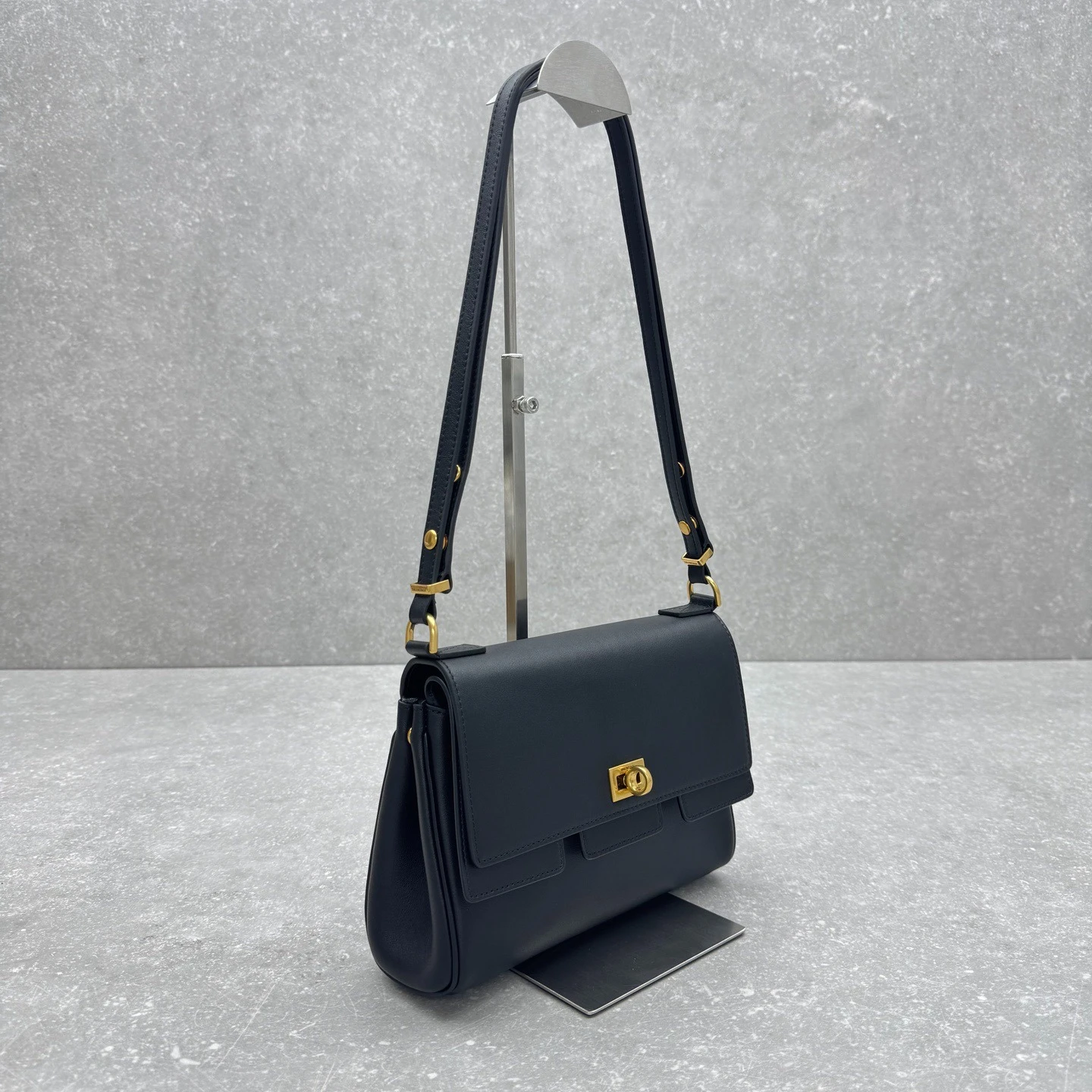 

Элитные женские сумки через плечо из натуральной кожи с золотой пряжкой, дизайнерские квадратные сумки-кроссбоди для женщин, коллекция 2026