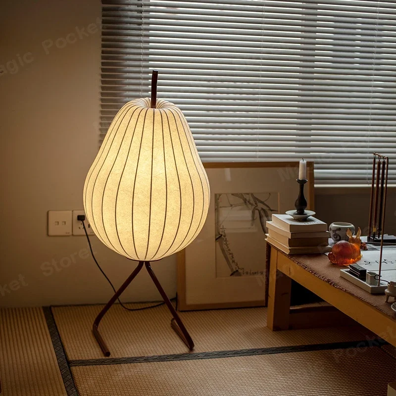 Lámpara de pie de seda antigua, lámpara de pera, viento japonés wabi-sabi, sala de estar, dormitorio, sofá, viento crema decorativo