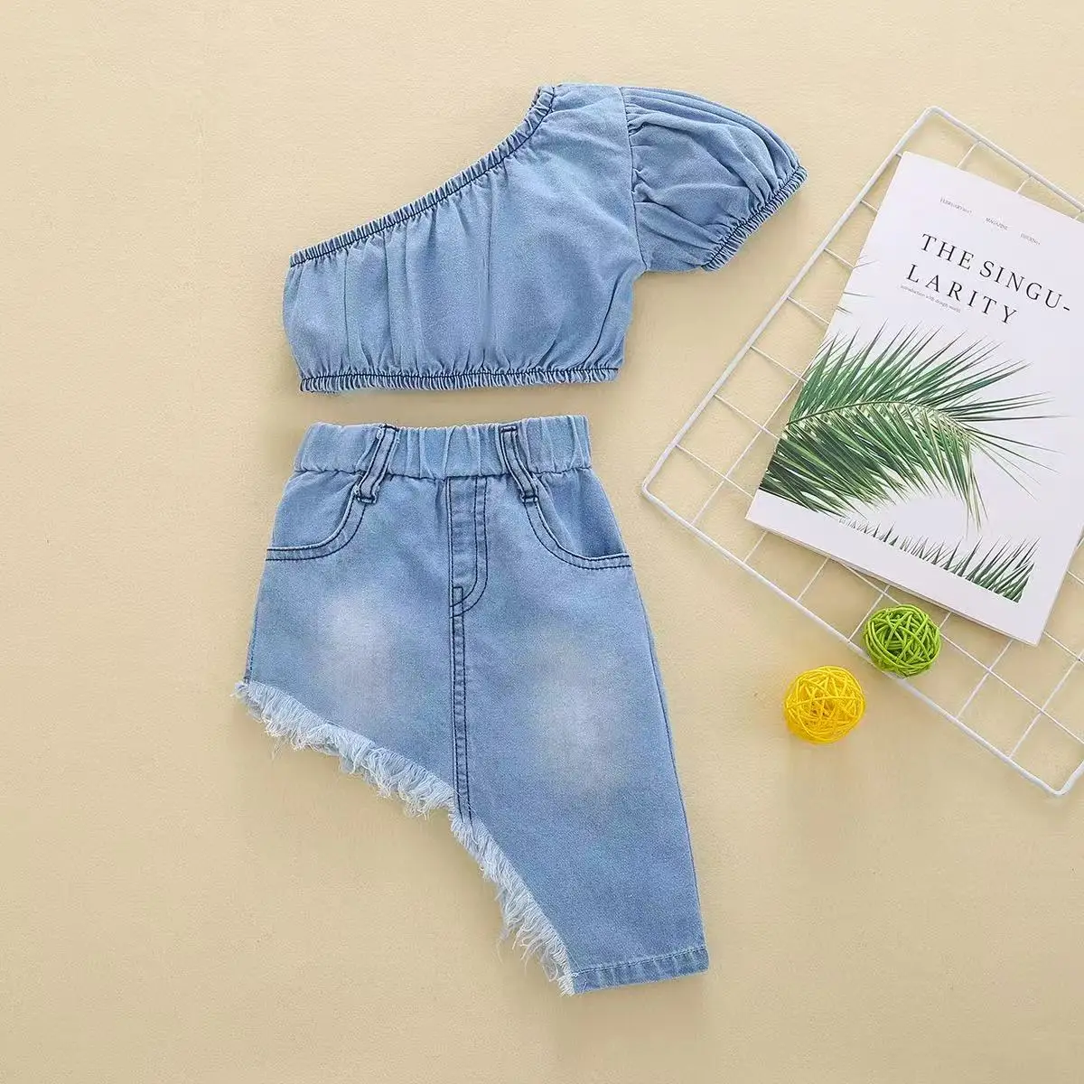 

New Summer Girls Denim Clothes Set Fashion Solid Color Short Sleeve Off-shoulder Cropped Tops + Irregular Hem Skirts Kids Suit