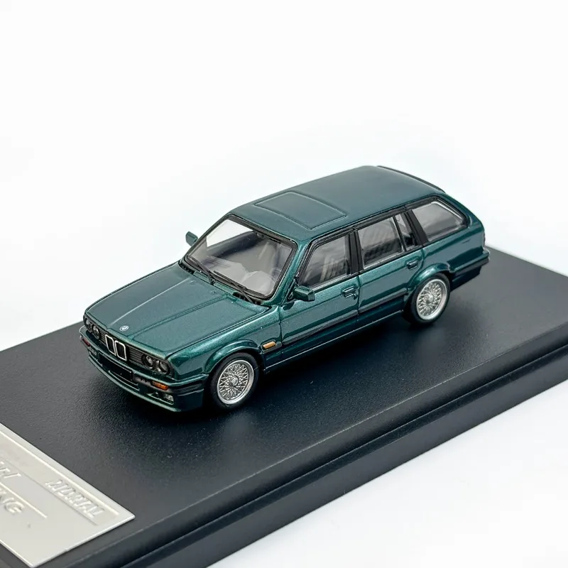 Diecast 1/64 Scale BMW E30 Car Model Alloy Wagon Model Static Play Vehicles Collection Decoration