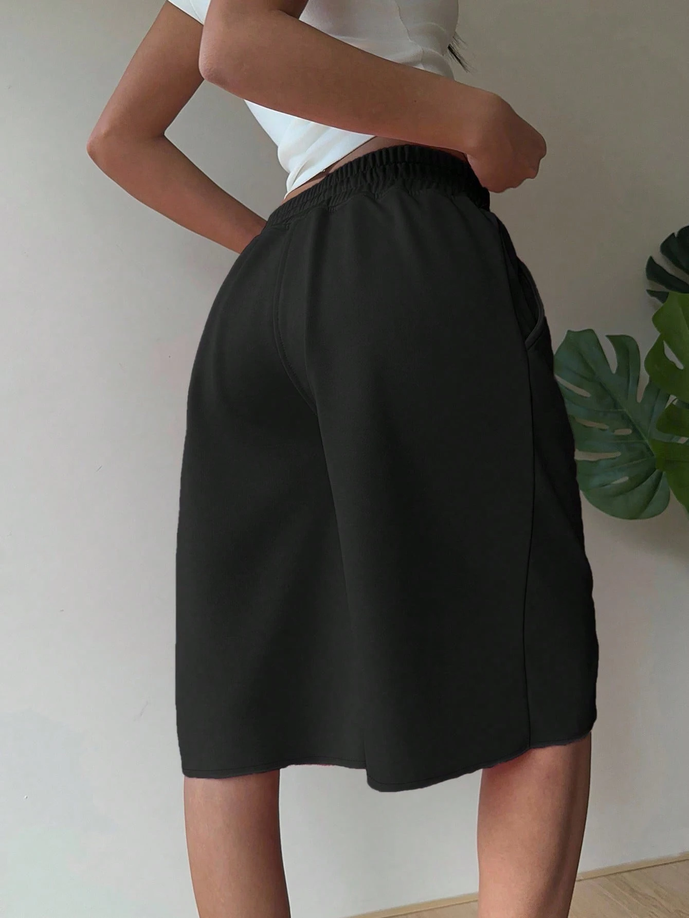 Women's Wide Leg Sweat Shorts Drawstring Casual Lounge Sports Knee Length Bermuda Shorts