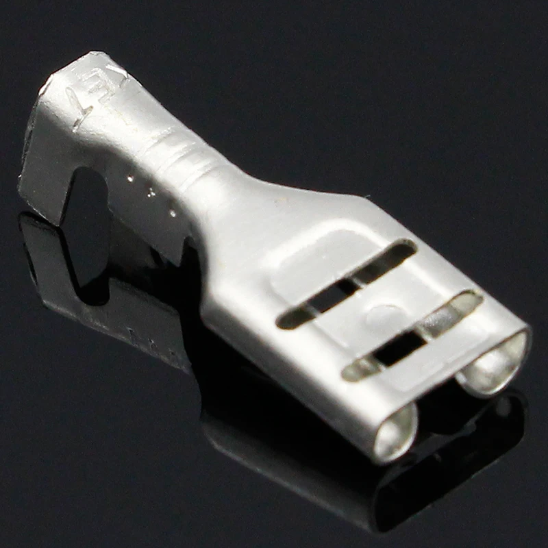 6.3mm Crimp Terminal Female Spade Connector with Case