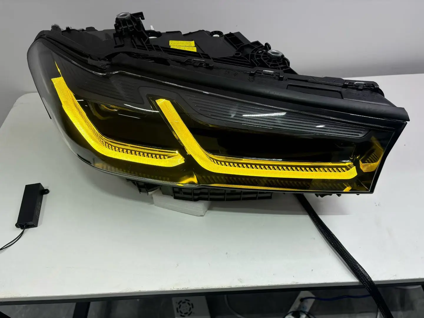Car Black eyebrows Headlights For BMW 5 Series G30 G38 M5 2018-2022  Featuring High-End Laser Three-Color Head Light Assembly