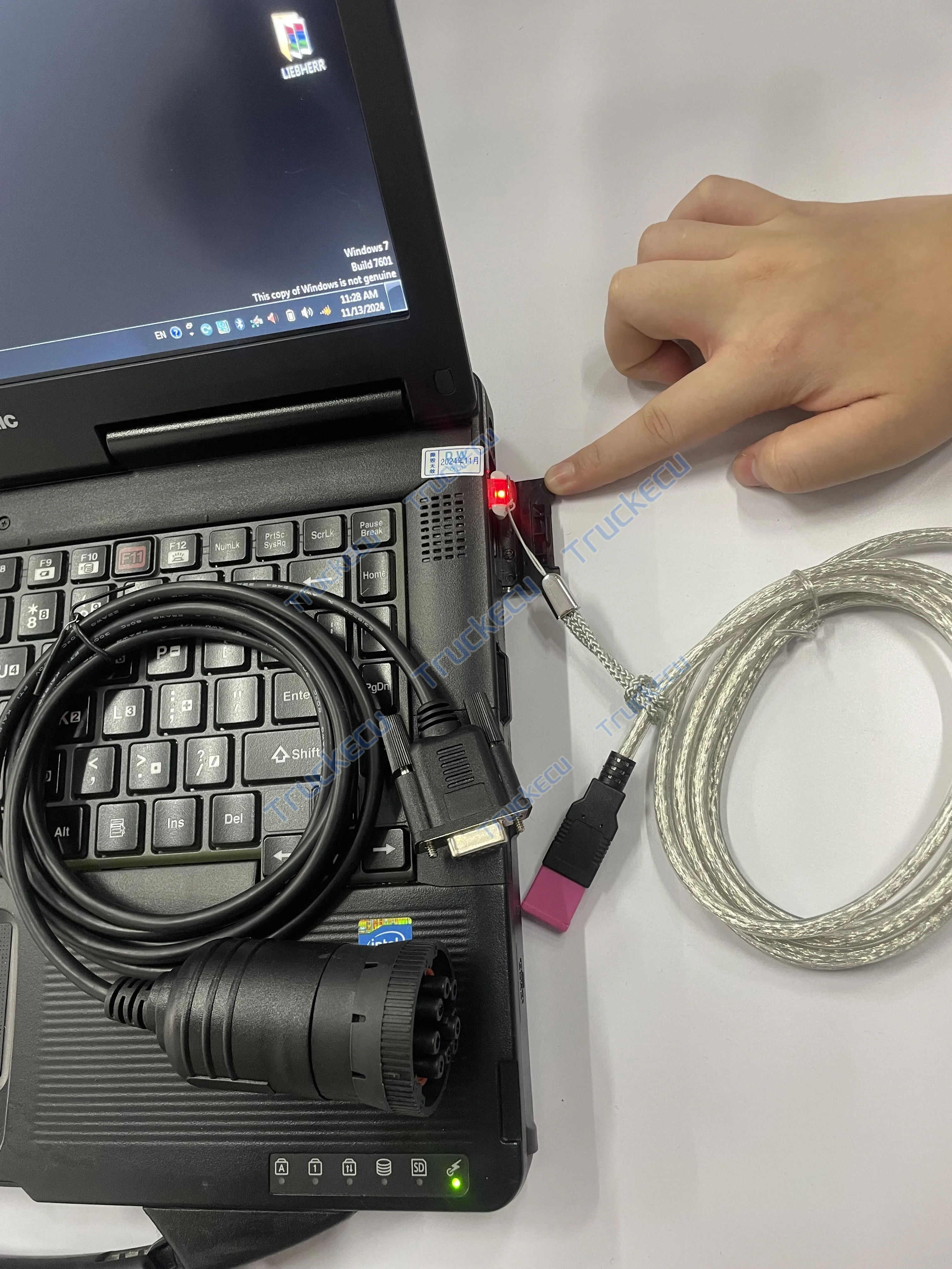 

Для комплекта LIEBHERR DIAGNOSTIC для программного обеспечения Liebherr SCULI с ключом-ключом, экскаватора, диагностический инструмент кран + ноутбук Thoughbook CF53