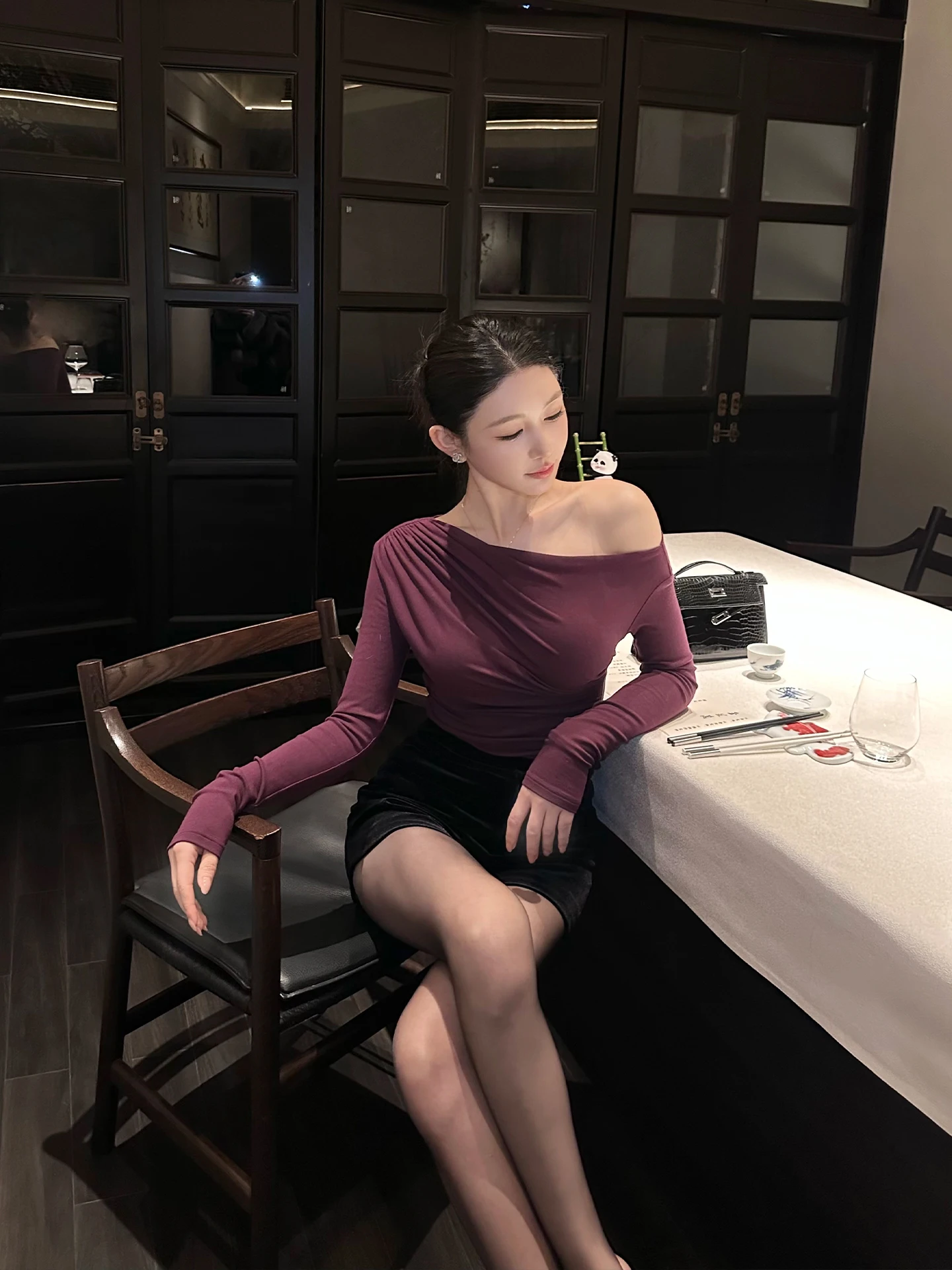 

Сексуальная вязаная футболка с длинным рукавом и открытыми плечами для женщин, облегающая, эластичная, с вырезами по бокам, базовый слой, топ для ношения под одеждой