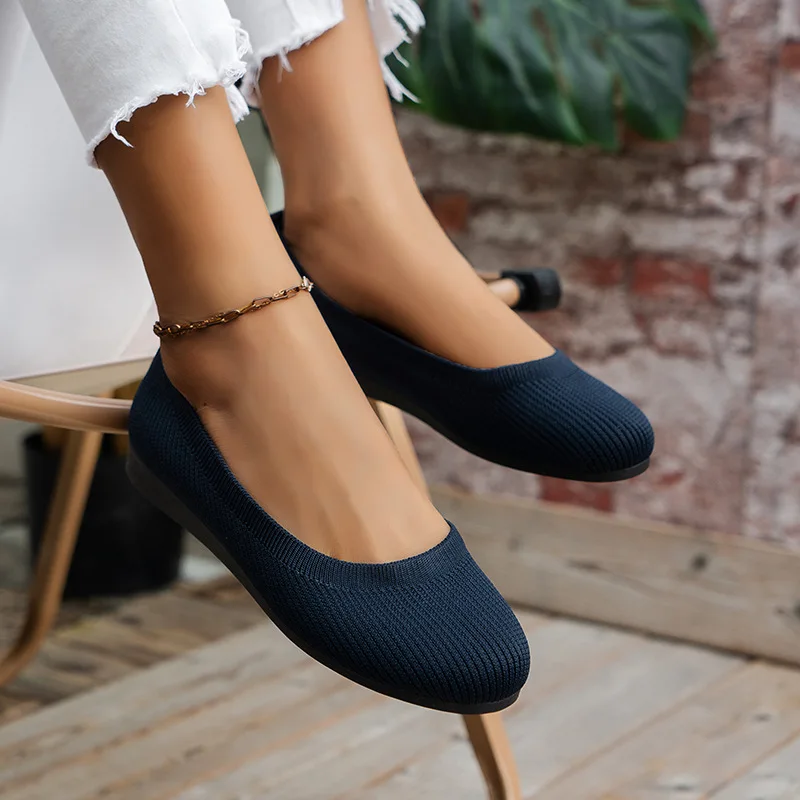 Spring Women's Flat Shoes New Knitting Sock Sneakers Breathable Slip on Female Rpound Toe Loafers 36-43 Plus Size Light Shoes