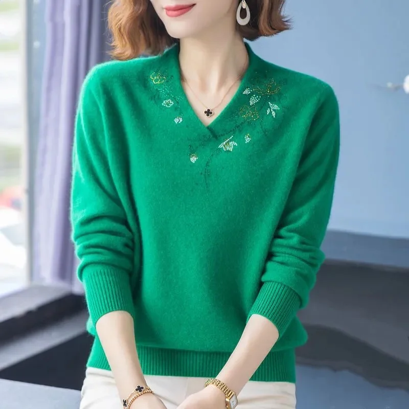 Fashion Mom Spring And Autumn New Sweater For Middle-Aged And Elderly Women Loose Plus Size V-Neck Knitted Bottoming Shirt