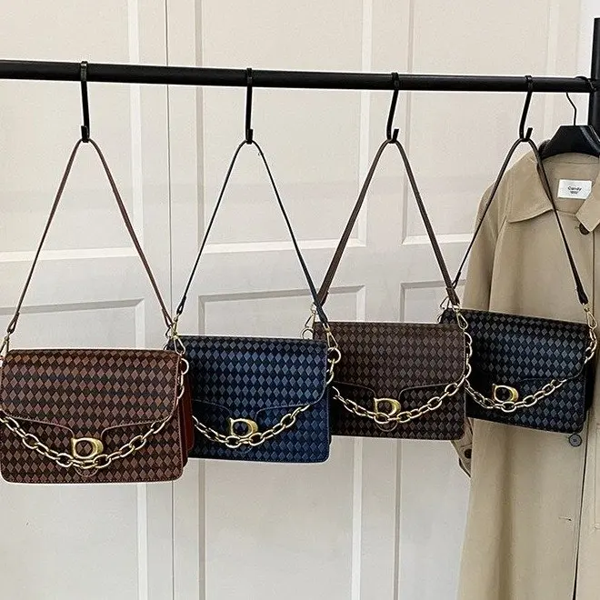 

Fashionable Bag Trendy Design Letter Logo Crossbody Diaper Bag For Women Handbag Leather Classic Designer Sleek Diaper Bag