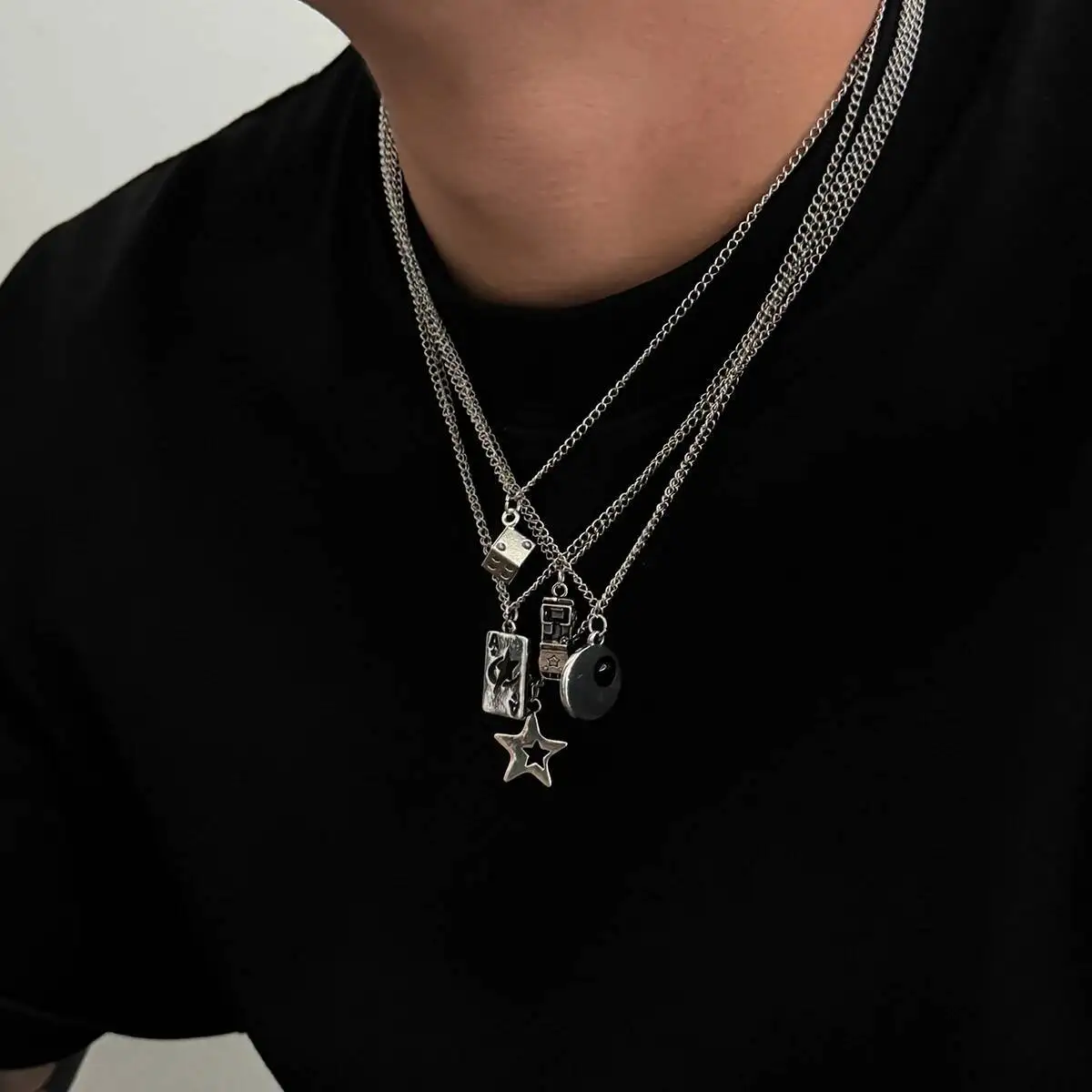 

5 Pcs/Set Men's Kpop Fashion Geometry Pendant Necklaces Creative Star Square round Aesthetics Jewelry for Daily Party