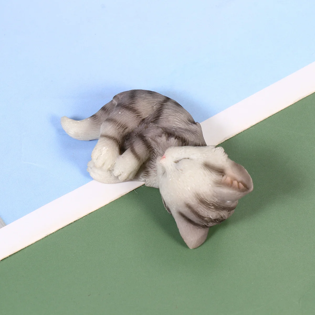 

Kitten Shaped Fridge Magnets Magnetic Resin Stickers for Home Kitchen Decorations Gift Grey Fridge Magnets Sticker