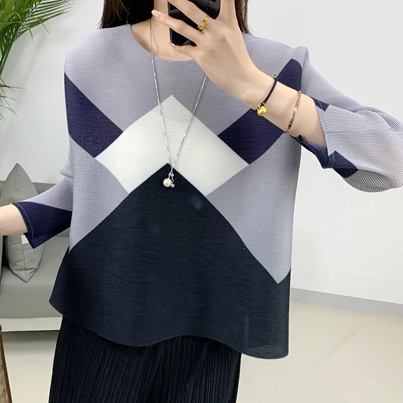 

Miyake Pleated Top Women's 2024 Spring New Fashion Printed Round Neck Long-sleeved T-shirt Loose Casual Pleated Top