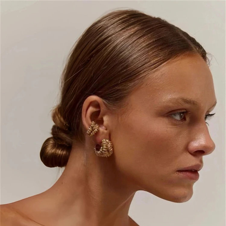 Europe America Vintage Brass Plated Gold Earrings Ear Cuffs Woman Fashion Graceful Jewelry Trend - view 5