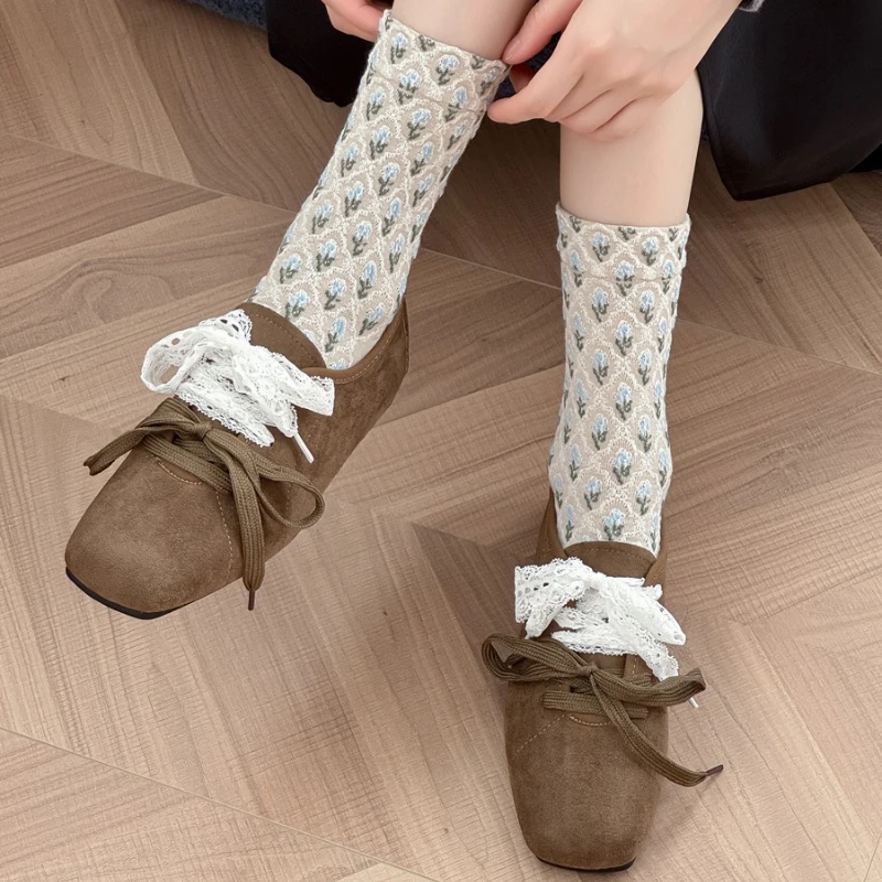 Autumn and Winter New Retro Women's Socks Rhombus Flower Embossment Medium Tube Socks Korean Harajuku Vintage Cotton Long Socks