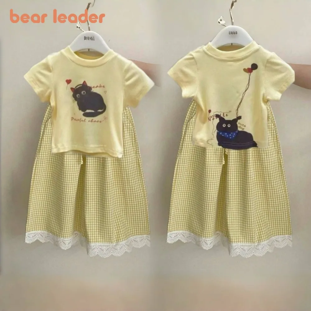 

Летняя желтая одежда для девочек Bear Leader, топ с короткими рукавами и кружевными клетчатыми брюками с принтом кота, корейская версия, детский комплект