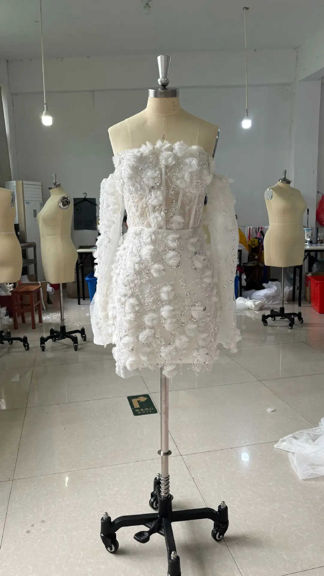 

VENSANAC Luxury 3D Flowers Illusion Lace Long Sleeve Wedding Dress Sequins Beaded Short Bridal Gowns Mini Party Dress Customized