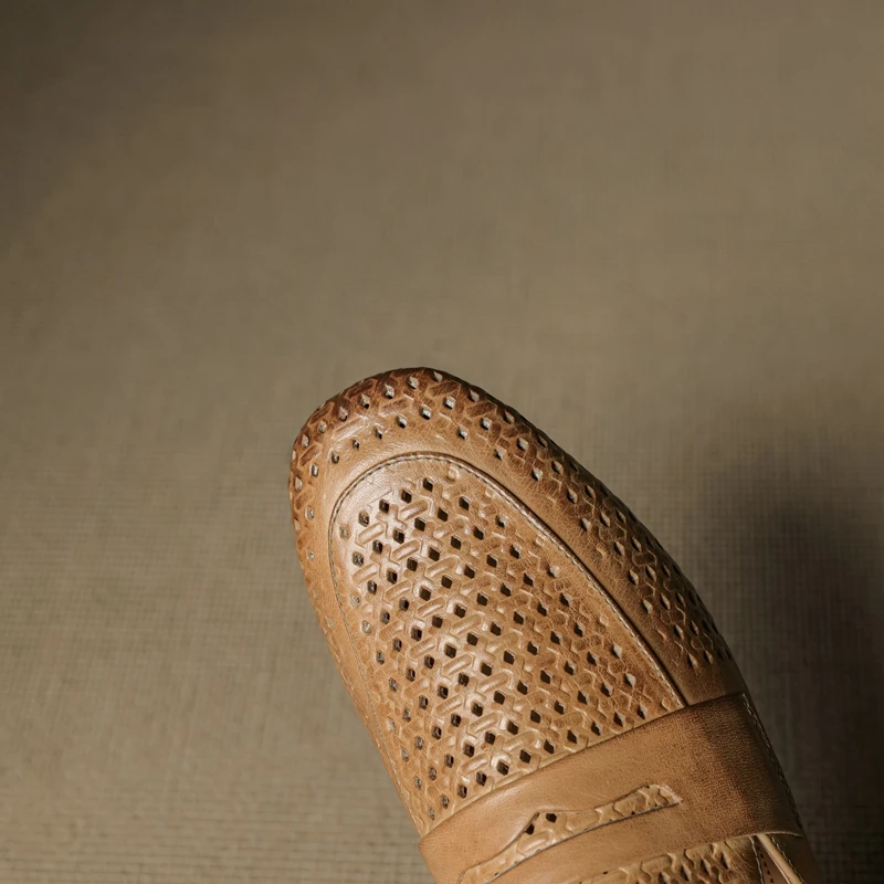 Picture 6: Women's new summer genuine leather cowhide carved holes, breathable low heel toe closure, Mueller shoes, fashion slippers