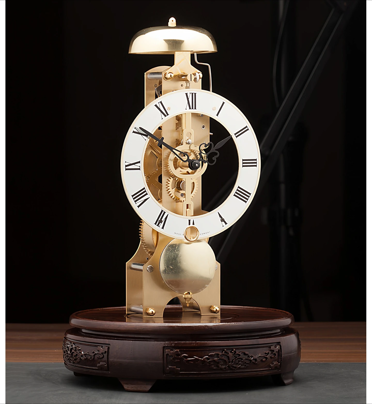 

Pure mechanical manual clock, time metal movement