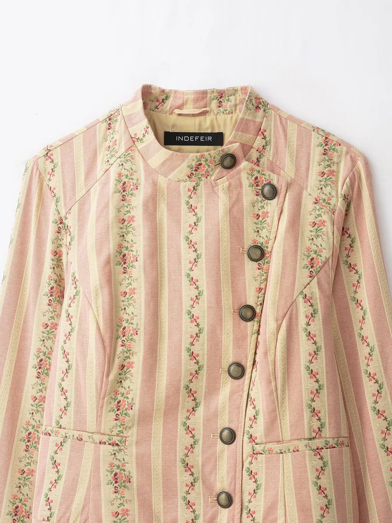 BSAY Damen-Jacke mit Jacquard-Streifen und Blumenmuster, Stehkragen, asymmetrischer Knopfleiste, Ärmeltasche, kurz geschnittene Freizeitjacke – Detail 8
