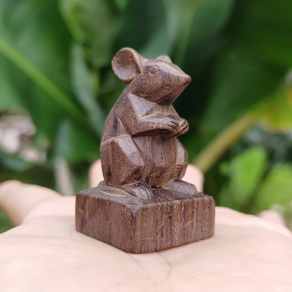 1.8 Inch Hand-Carved Wooden Mouse Figurine Ornament, Geometric Style, Suitable for Christmas Decorations, Party Decorations, Desktop Decorations, Bedroom, Back-To-School Season Gifts, New Year Gifts, Home Decoration