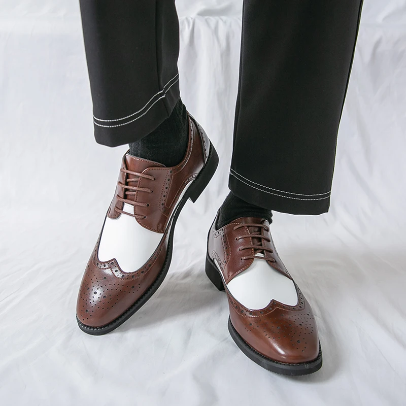 Luxurious Men Business Brock Leather Shoes Black Brown Lace-up Business Fashion Small Leather Shoes for Gentlemen Men Size 38-46