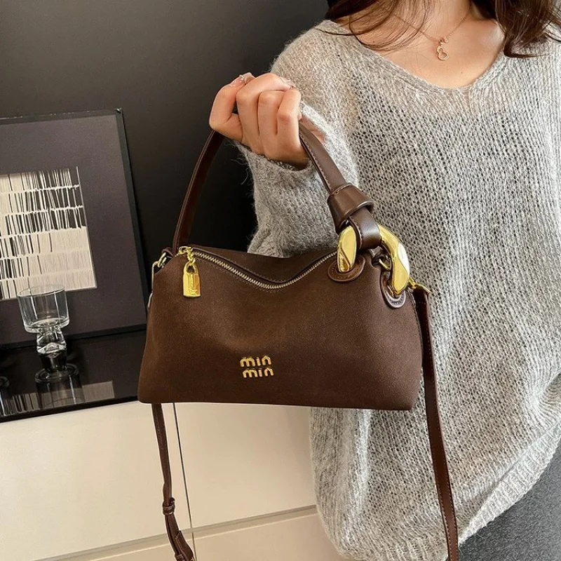 

Women's Shoulder Bag Made Of Flexible Leather Boasting Paris Style And High-End Vintage Neat Look​