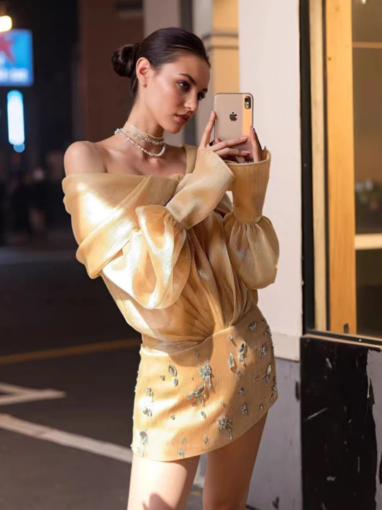 Robe sexy en popeline en forme de papillon, asymétrique épaule dénudée, perles à ongles artisanales lourdes, nouvelle mode printemps 2025, jupe plissée aux hanches pour femmes