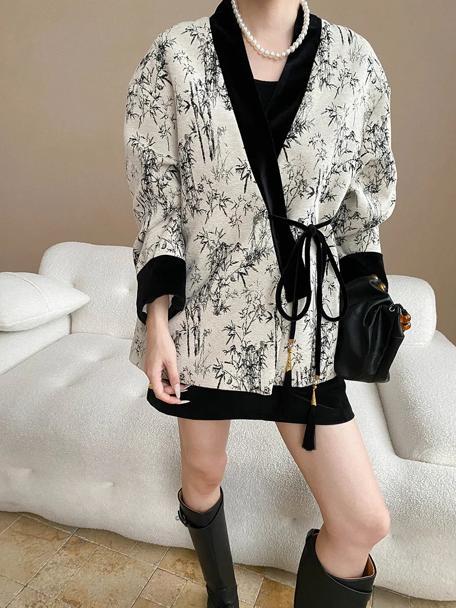 Giacca con lacci in nappa con colletto diagonale e temperamento jacquard con lavaggio a inchiostro in stile cinese