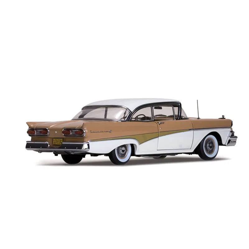 Diecast 1/18 Scale Ford Fairlane 500 1958 Classic 5284 Alloy Car Model Collection Souvenir Display Ornaments