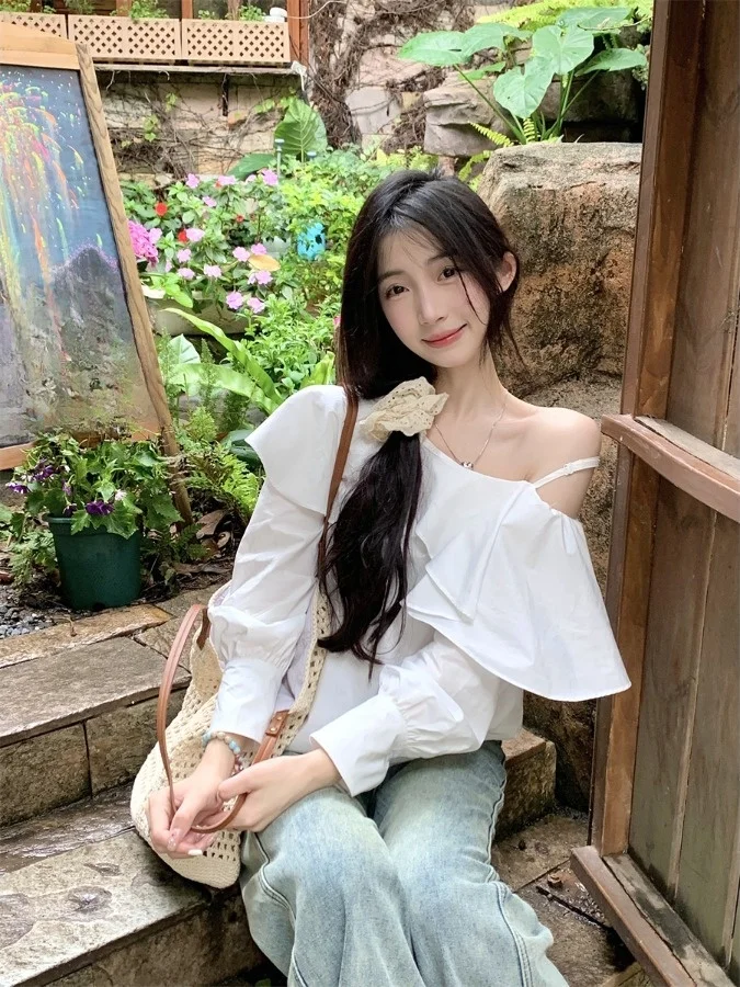 

White Sweet Lace Trim Shoulder Bared Long Sleeve Shirt Women's Spring 2026 New Style Casual Loose Top Korean Version Commute ...