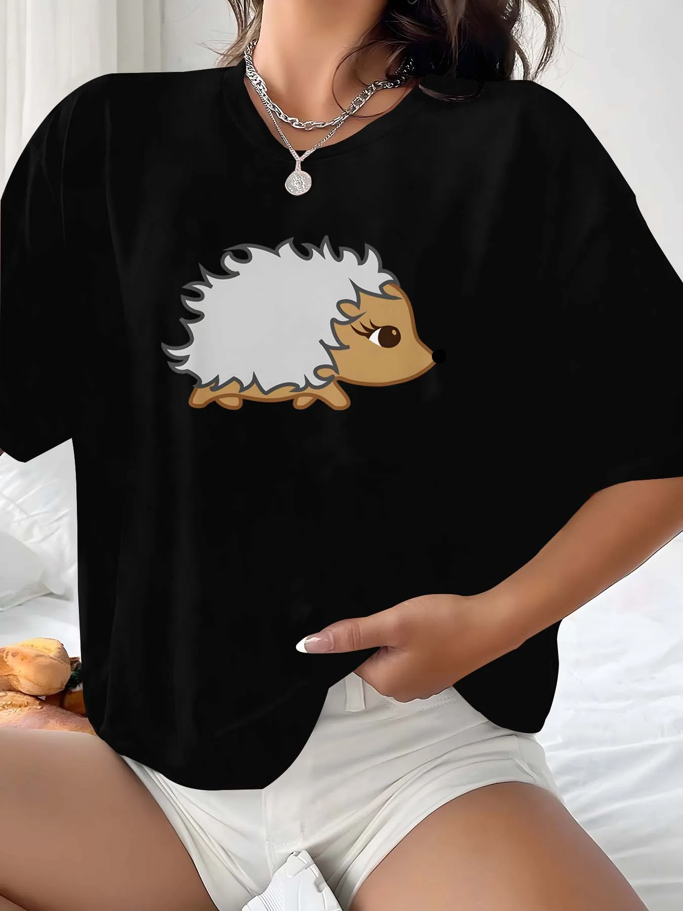 

Очаровательный ежик больших размеров — тематический наряд для игривых и элегантных повседневных видов