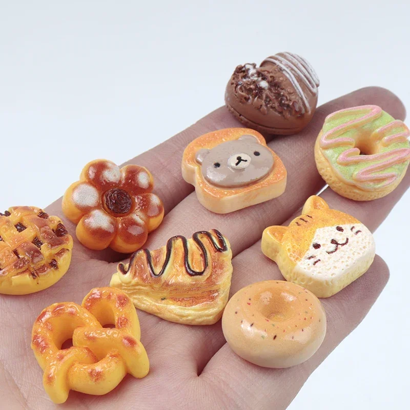 10/100Pcs Resin Patch Simulation Bread Cake Donut DIY Food Play Scrapbook Dollhouse Decorations DIY Decor Keychains Materials