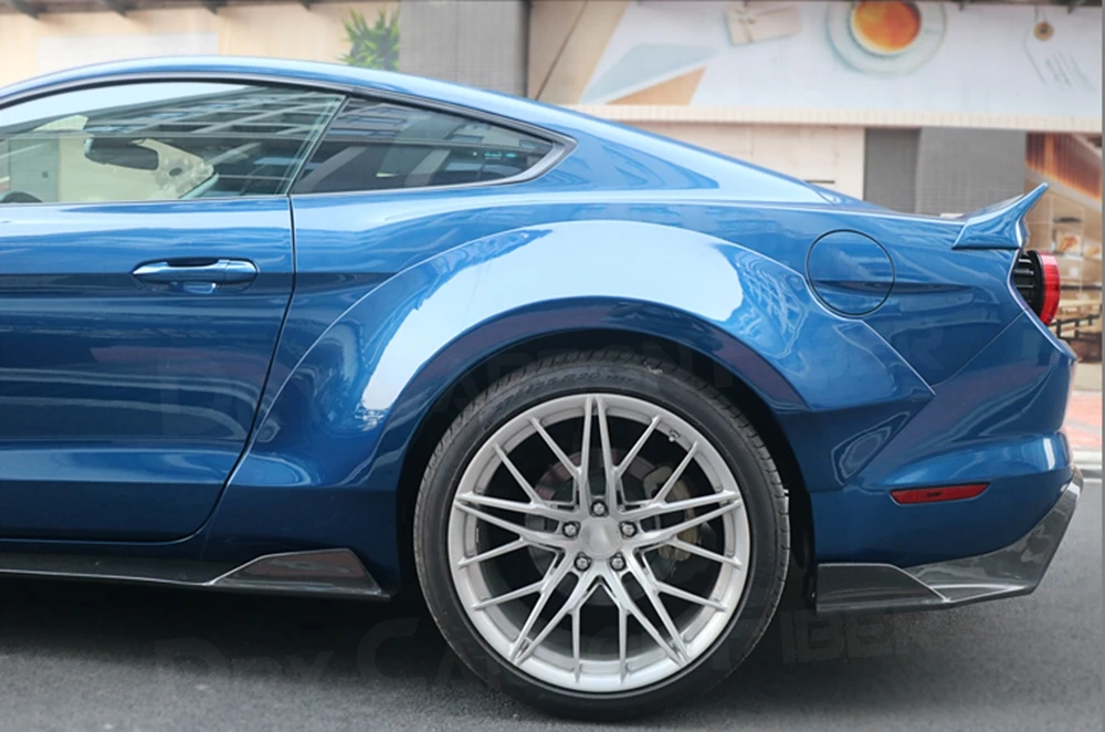 JCYECF Frontstoßstange für Ford Mustang 2018-2020 Karosserie-Kits aus Kohlefaser/Glasfaser Unlackiertes Material