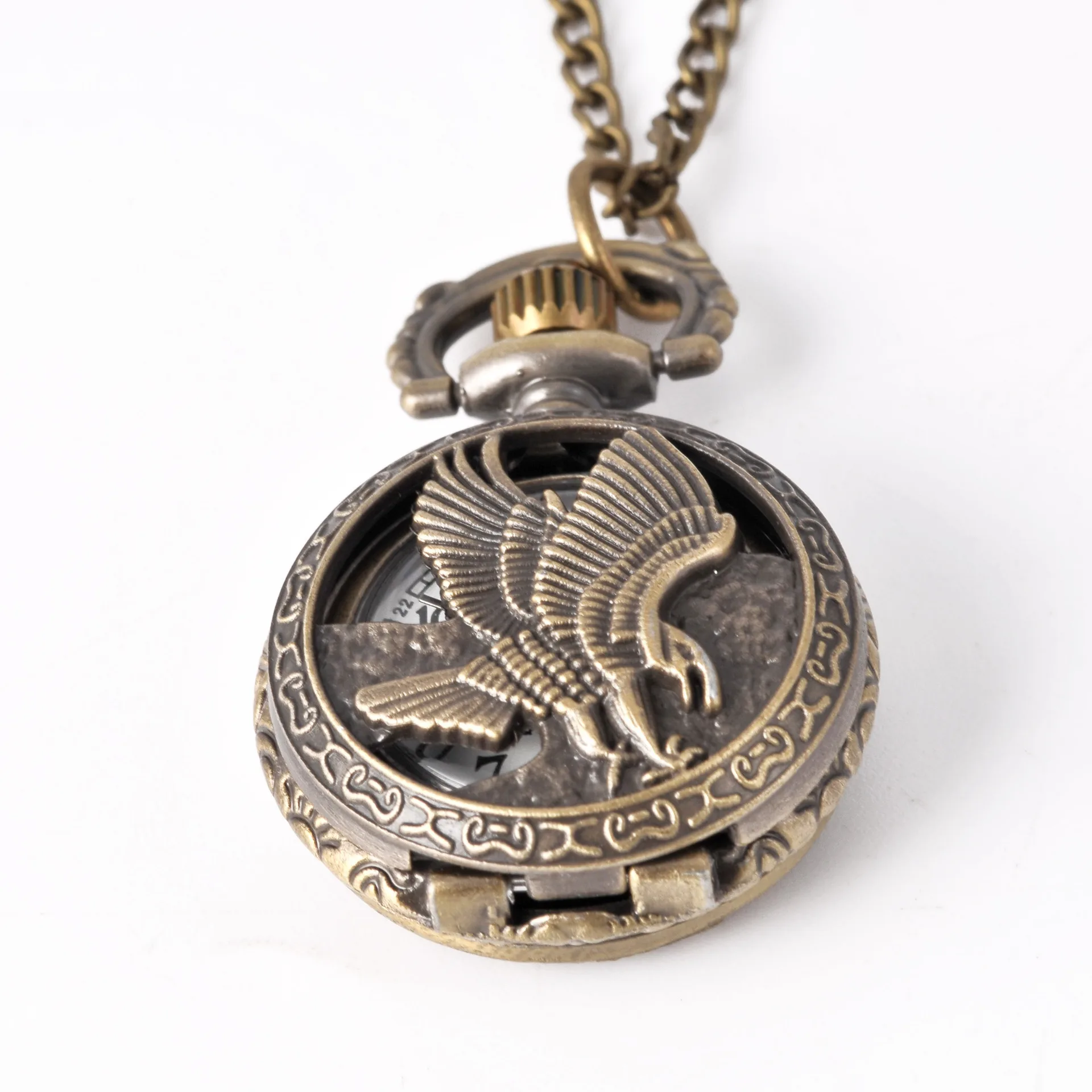 Luxury Cute Sliver Dial Quartz Pocket Watch for Men Women Eagle Rose Flower Engraved Case Fob Chain Pendant Necklace Clock Gifts