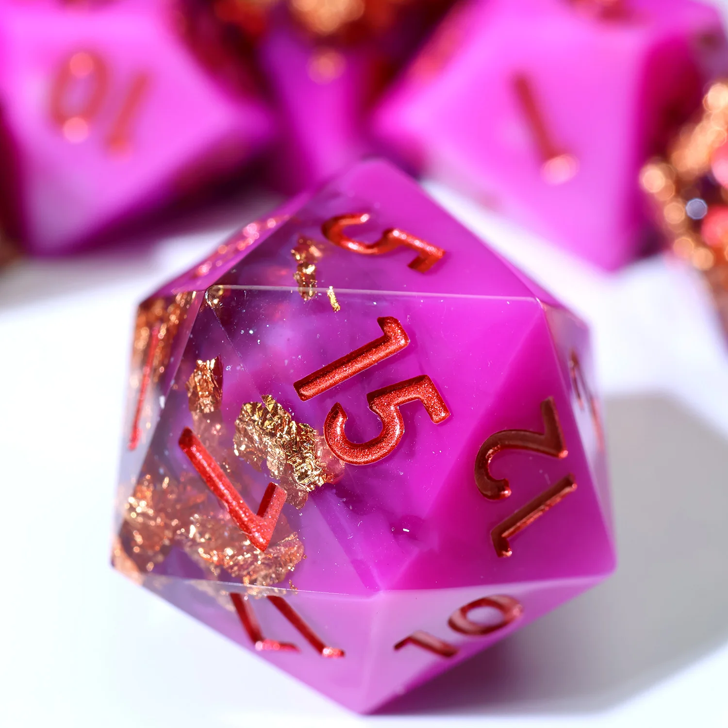 

Purple Gradient Resin Dice Set Clear Sharp Edge DND Dice,Board Game Accessories for Dungeons and Dragons-N3
