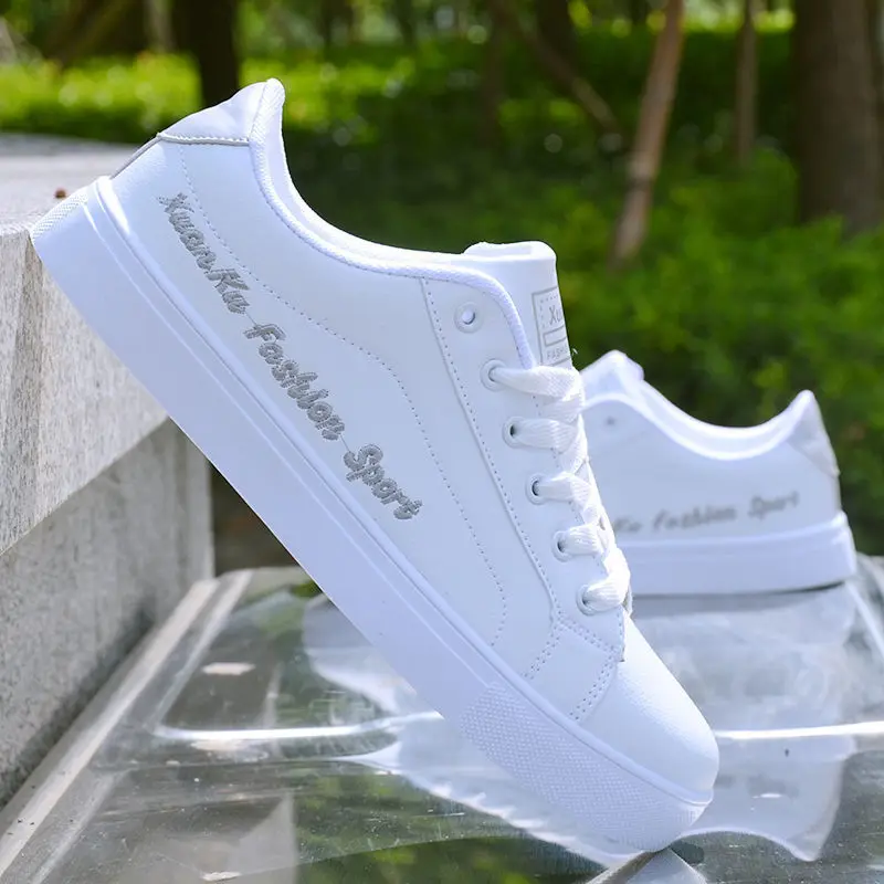 2022 Summer New Men\'s Casual Shoes Fashion Men\'s Sneakers Lightweight Shoes Men\'s Tennis Sneakers White Soft Sneakers for Men