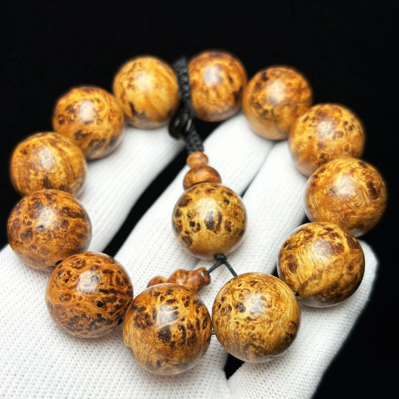 Authentic Northeastern pine bracelet for men, made from Changbai Mountain northern agarwood and amber wood, fully transluce
