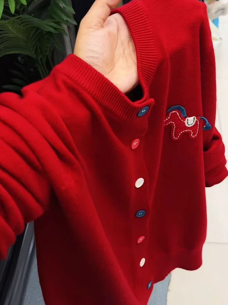 

New Year's Faionable Knitted Winter Set for Women round Ne Long Sve Red Cardigan with Embroidered Dog Buttons Casual S...