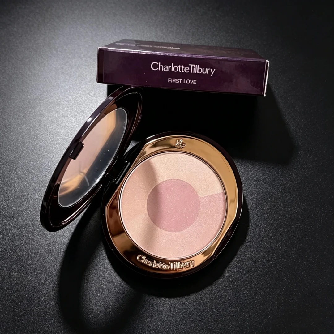 Charlotte Tilbury 4-Farben-Lidschatten-Set, hochpigmentiert, mischbar & Blush-Stick, ultra-feuchtigkeitsspendend, Glow & Lipgloss, Spiegel, aufpolsternd, langanhaltend