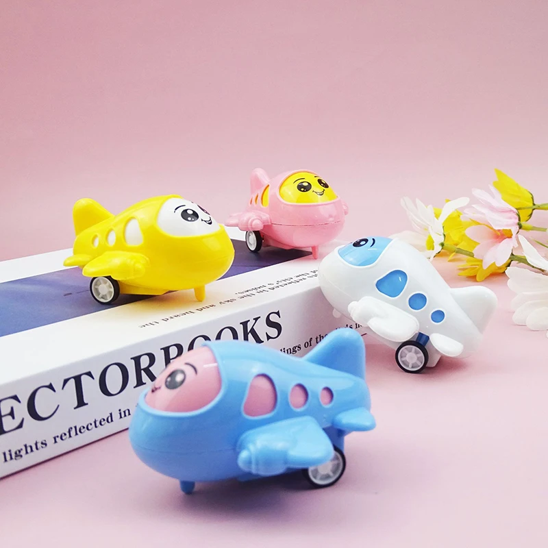 5Pcs Cartoon Mini Pull Back Aircraft Model Toys Cute Expression Car giocattoli Puzzle per bambini bambini divertenti regali di compleanno per le vacanze