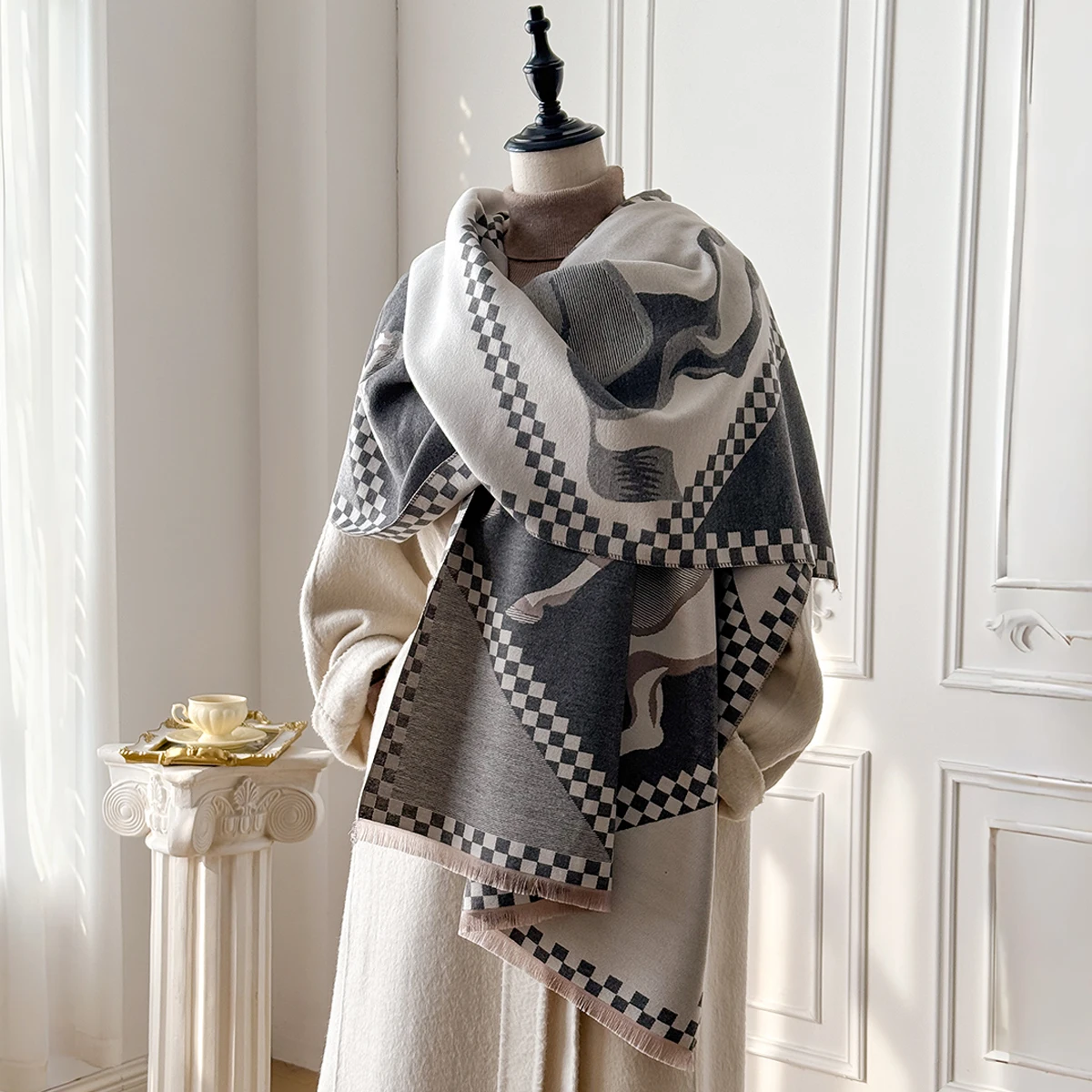 Luxuriöser dicker Kunstkaschmir-Schal für Damen – warmer Winter-Schal mit Vintage-Karomuster und Warhorse-Aufdruck, weicher Schal für Reisen und Alltag – Detail 13