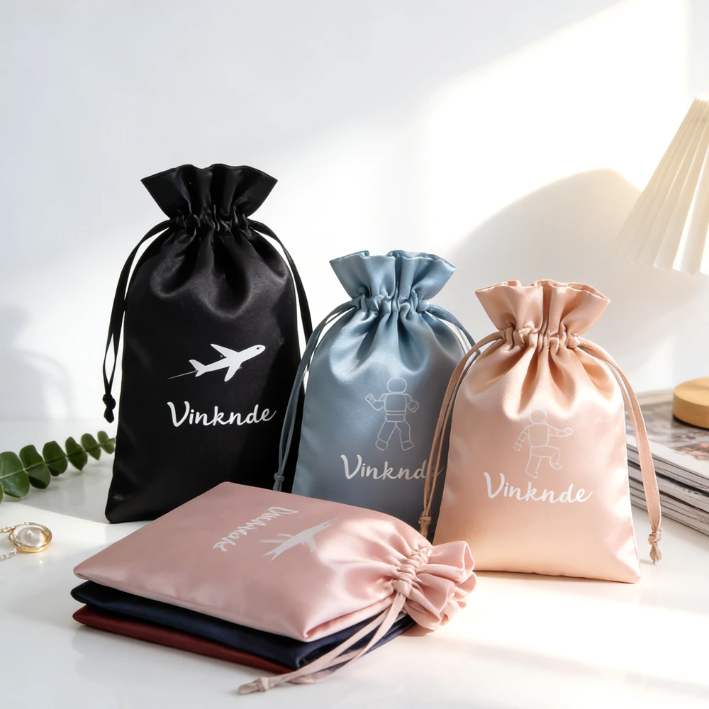 

50/100 шт. Атласные мешочки для украшений с индивидуальным логотипом, подарочные мешочки на шнурке, органайзеры для колец, мыла, свечей, упаковка для свадебных сувениров
